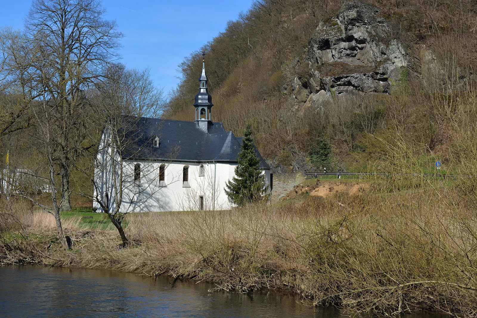 Kreuzkapelle über Waldbreitbach im Wiedtal